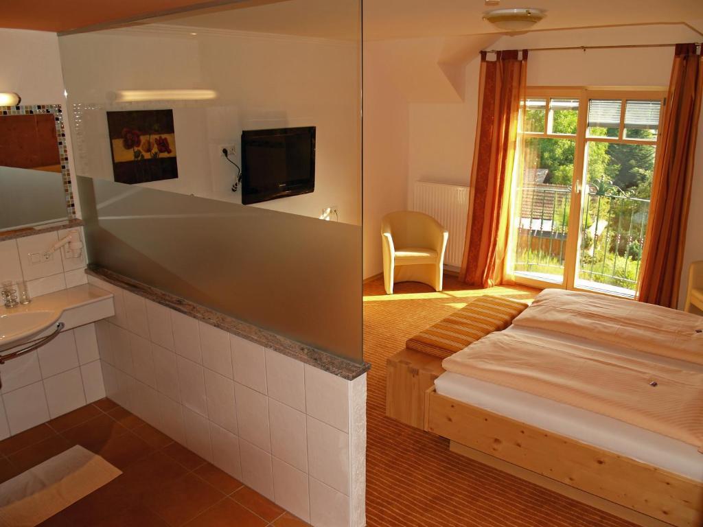 Landhotel Mariensaeule Wernstein am Inn Phòng bức ảnh