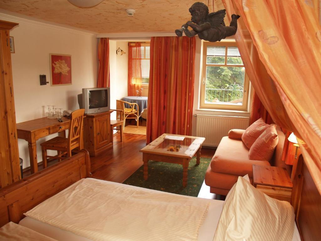 Landhotel Mariensaeule Wernstein am Inn Phòng bức ảnh
