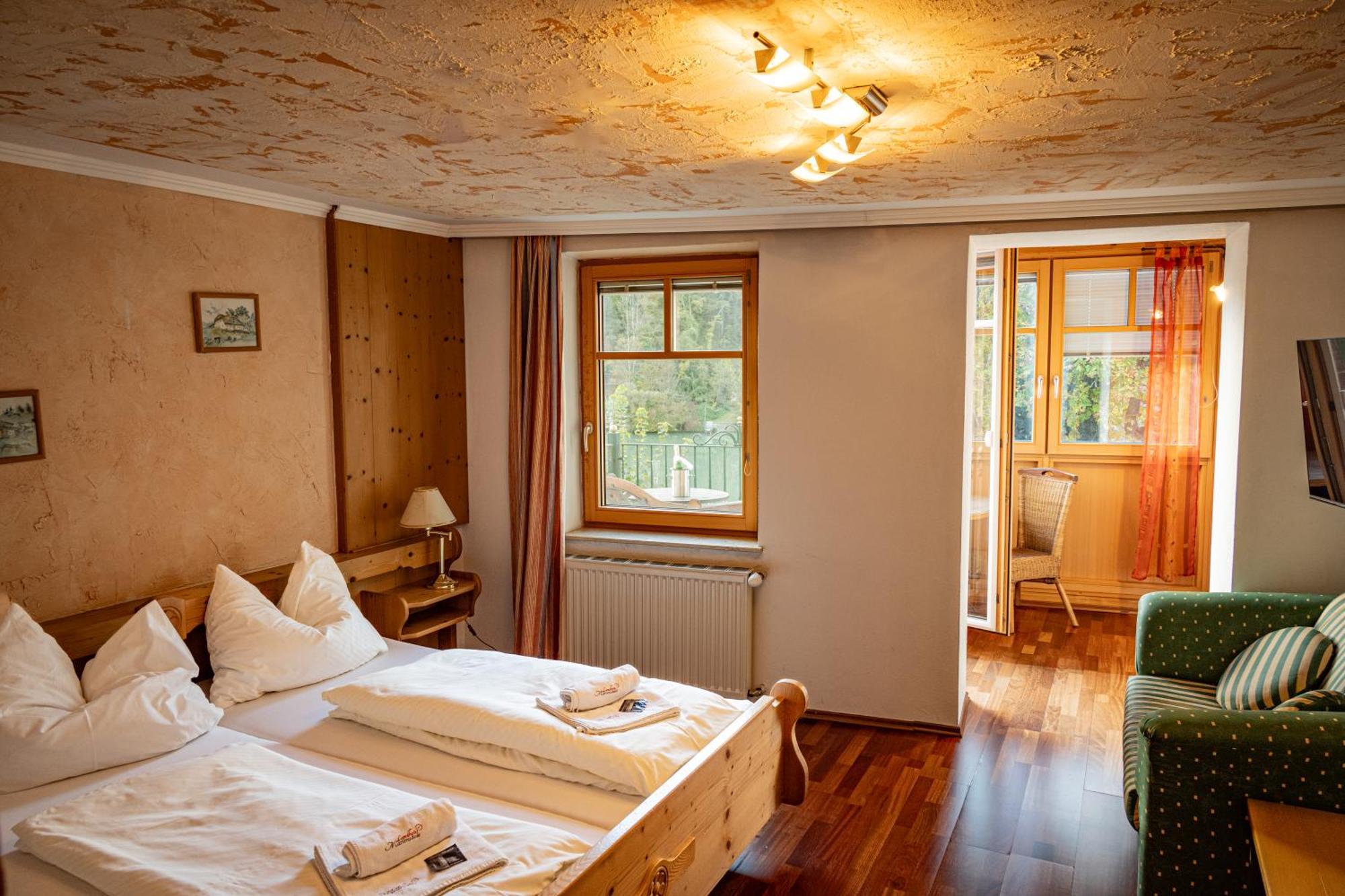Landhotel Mariensaeule Wernstein am Inn Ngoại thất bức ảnh