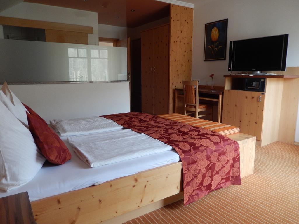 Landhotel Mariensaeule Wernstein am Inn Ngoại thất bức ảnh