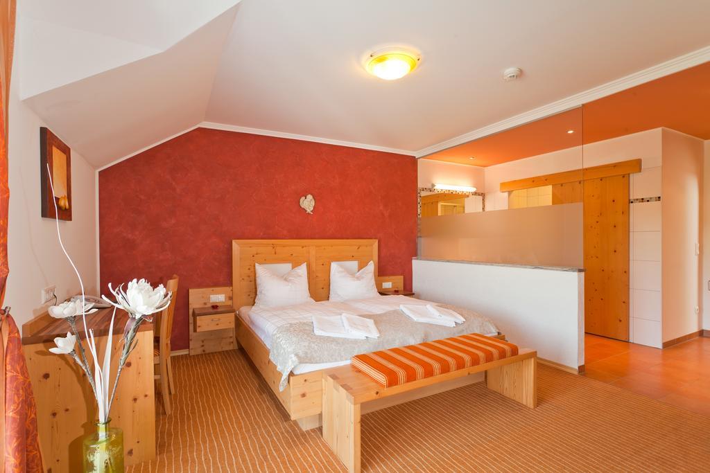 Landhotel Mariensaeule Wernstein am Inn Ngoại thất bức ảnh